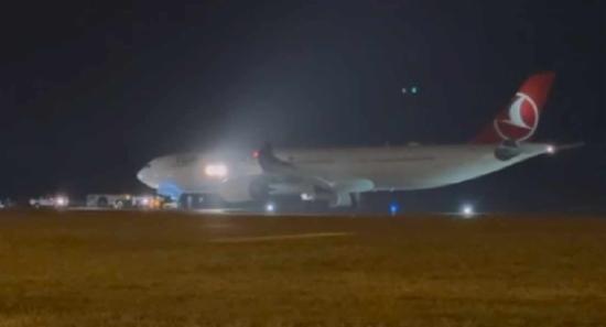 තුර්කි ගුවන් යානය ආරක්ෂිතව ගොඩබැස්වූ මෙහෙයුම...